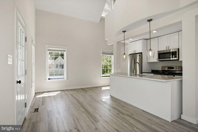 Building Photo - 102 Leekes Lot Way