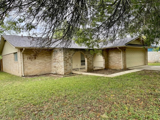 Building Photo - Move-In Special. 1 Month Free at 9702 Bayview