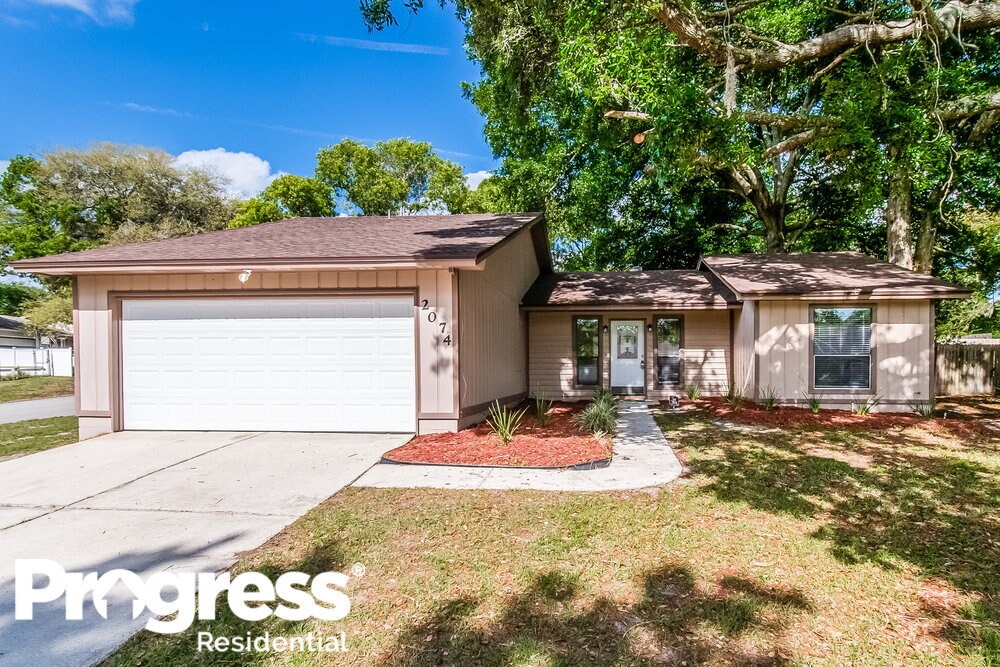 Foto principal - 2074 Oak Water Dr