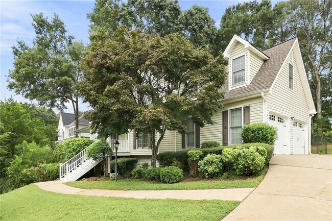 Building Photo - 318 Magnolia Dr