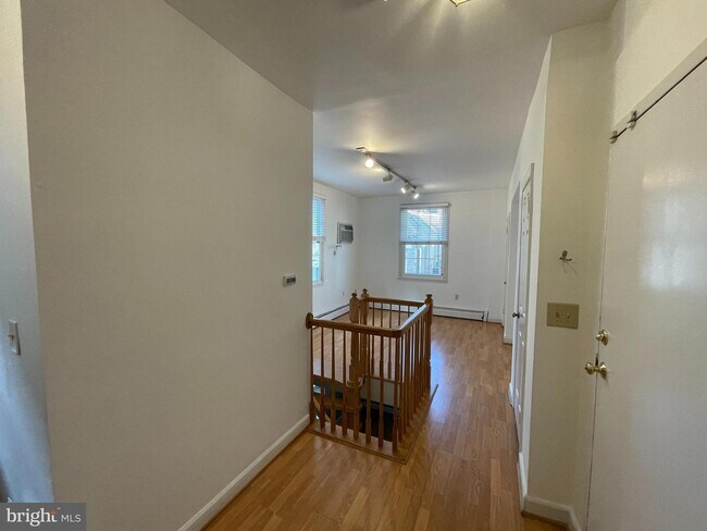 Foto del edificio - 1828 Riggs Pl NW