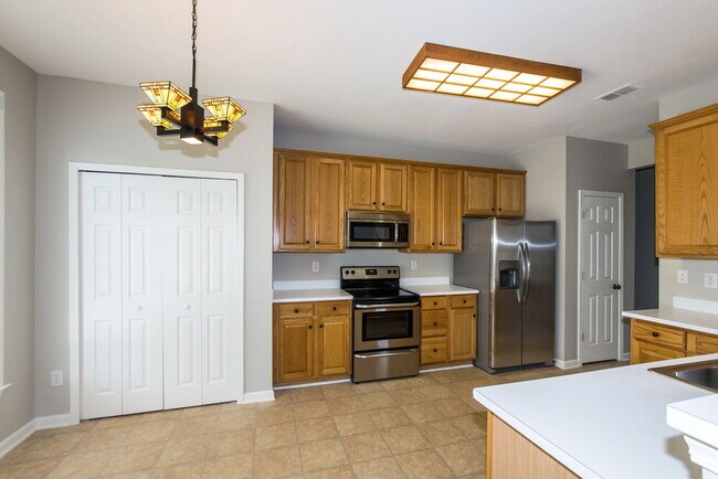 Building Photo - 5794 Crimson Oak Ct