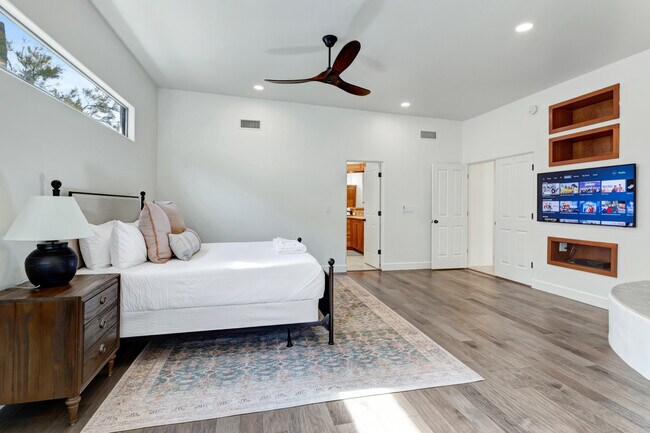 Foto del edificio - 5696 N Via Elena