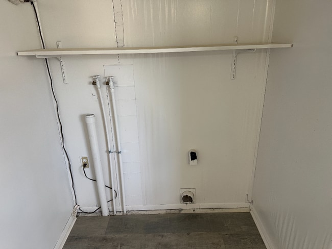 Building Photo - 1220 Graham St