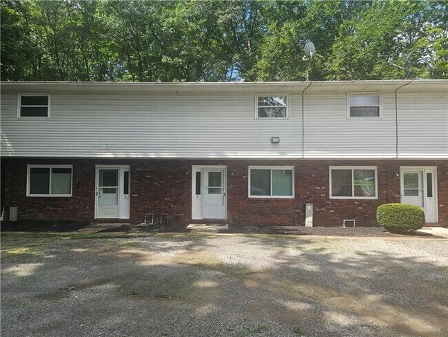 Foto del edificio - 909 Chapel Rd