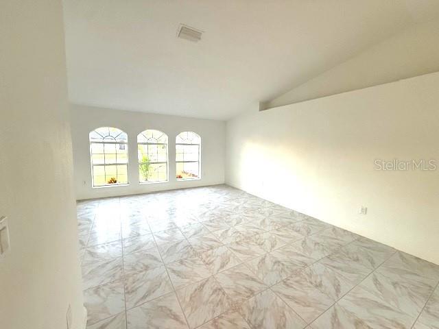 Foto del edificio - 23113 Newcun Ave
