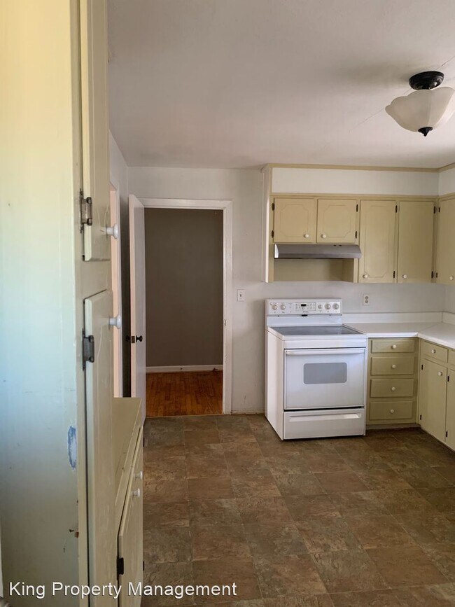 Building Photo - 3 br, 1 bath House - 826 Parker Blvd