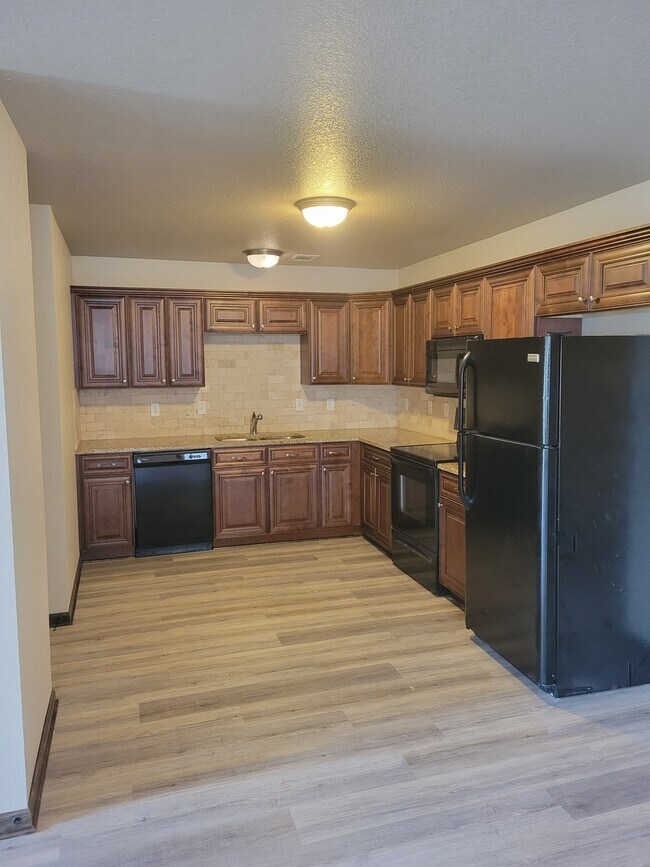Kitchen - 127 SW Rose Garden Ln