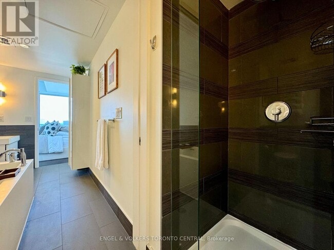 Photo du bâtiment - 390 Cherry St