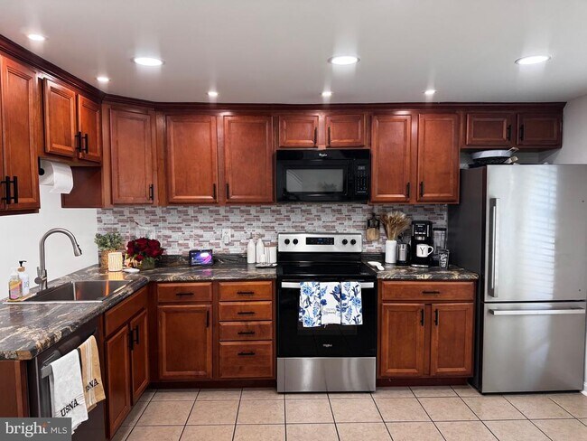 Foto del edificio - 318 Wood Hollow Ct