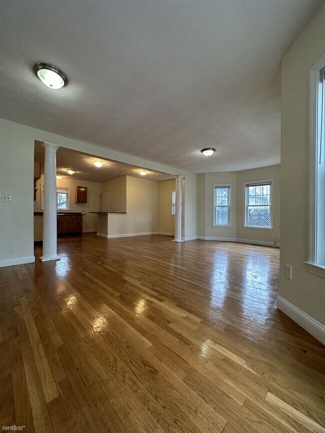 Foto del edificio - 3 br, 1 bath Duplex - 90 Norwell St Beauti...