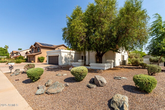 Foto del edificio - 5247 E Paradise Ln