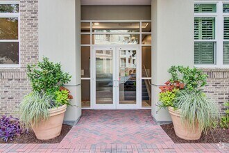 Building Photo - 125 Pier View St