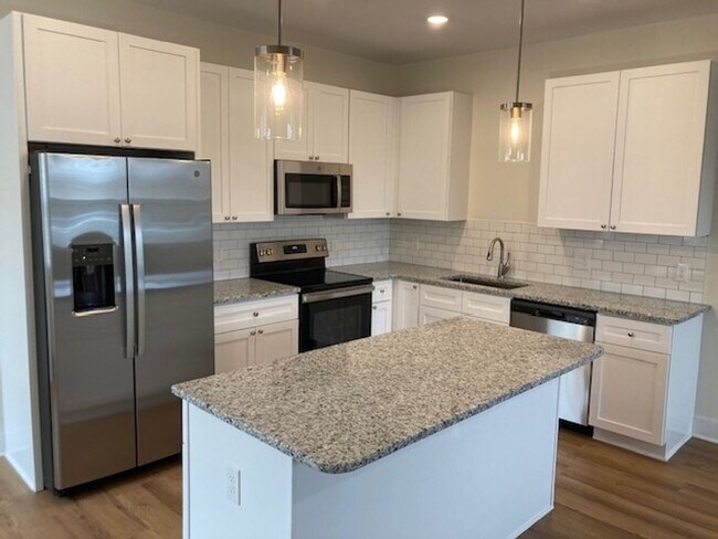 Foto del edificio - Walk to the River Front, Restaurants, Shop...