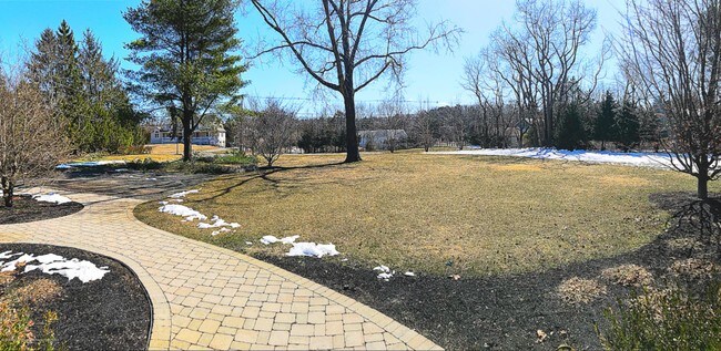 Foto del edificio - 22 Ford Rd