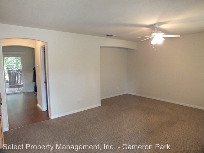 Building Photo - 3253 La Canada Dr