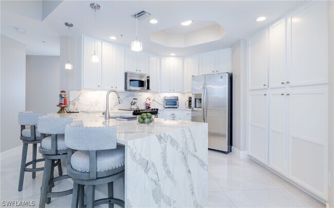 Foto del edificio - 5793 Cape Harbour Dr