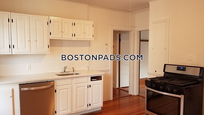 Building Photo - 21 Granville Rd