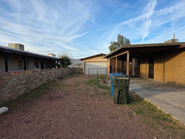 Foto del edificio - Newly Remodeled 3 bed/2 bath House with fenced yard!