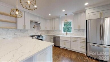 Building Photo - 1238 Yale Pl