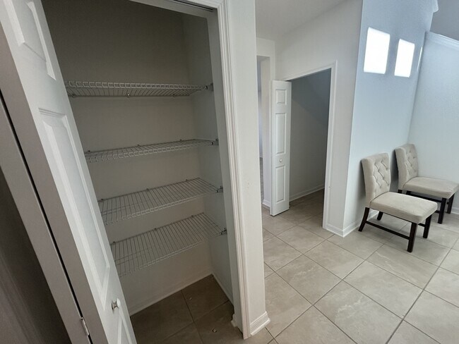 Foto del edificio - 16842 Fiesta Dr