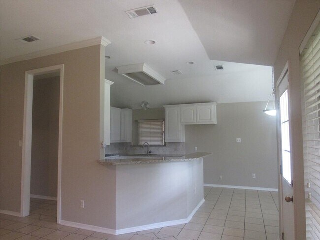 Building Photo - 839 Magnolia Ct