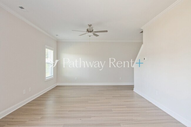 Foto del edificio - 211 Colonial Reserve Ave