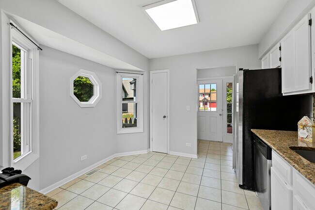 Building Photo - 5324 Norfolk Ct