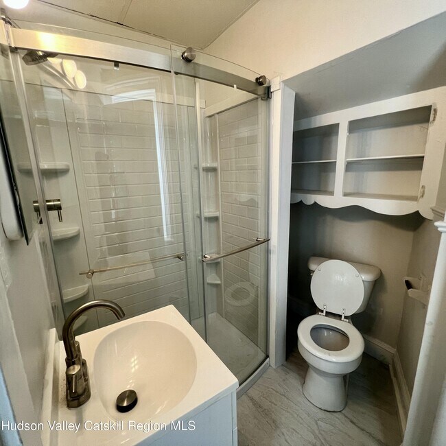 Foto del edificio - 140 Albany Ave