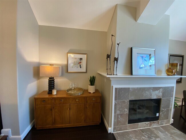 Foto del edificio - 5159 Oasis Park Ln