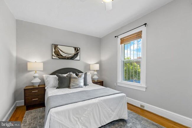 Building Photo - 1816 Rosedale St NE