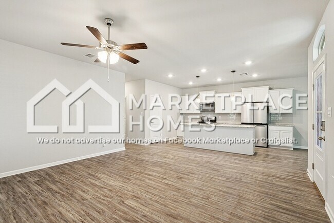 Foto del edificio - 129 Oak Landing Ln