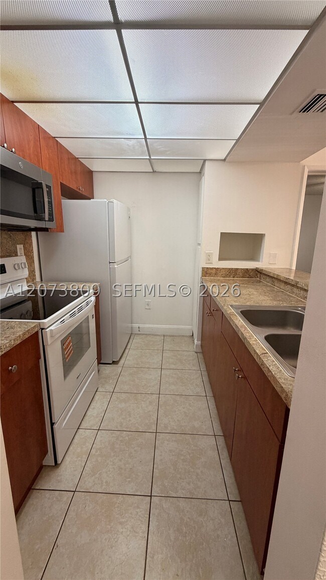 Foto del edificio - 7075 NW 186th St