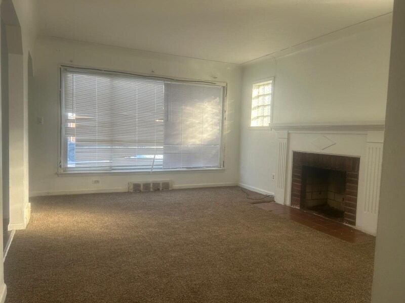 Building Photo - 6515 Woodmont Ave