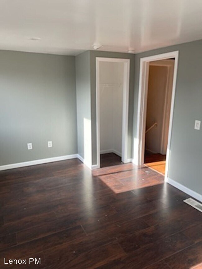 Building Photo - 3 br, 1 bath House - 1085 La Salle Ave