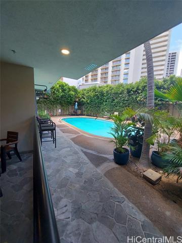 Building Photo - 134 Kapahulu Ave