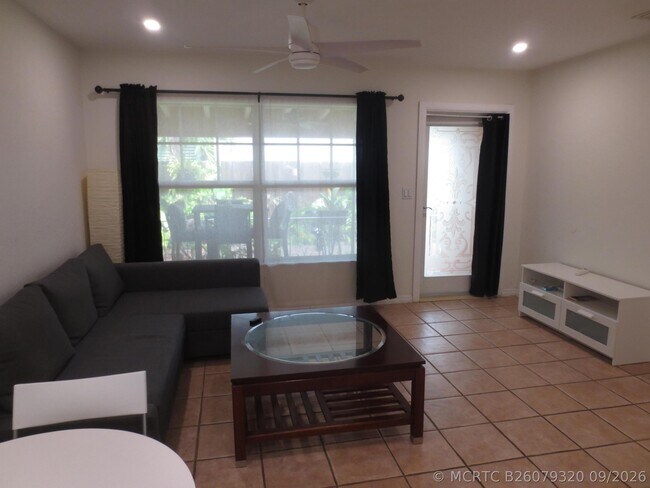 Foto del edificio - 1609 NE 4th Ct