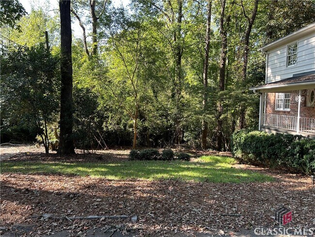 Building Photo - 210 Riverside Dr