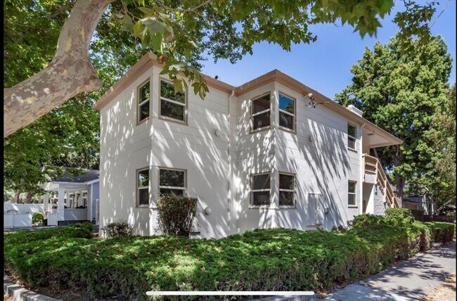 Foto del edificio - 911 Myrtle St