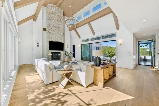 Foto del edificio - 5000 Creek Meadow