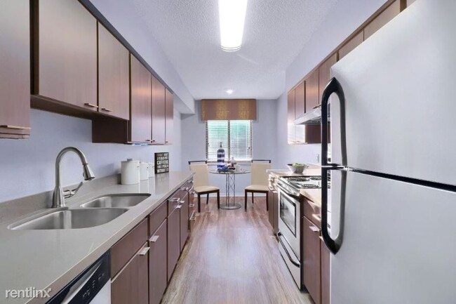 Building Photo - 1 br, 1 bath Apartment - 3259 S Parker Rd