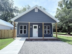 Building Photo - 305 E 34th Ave