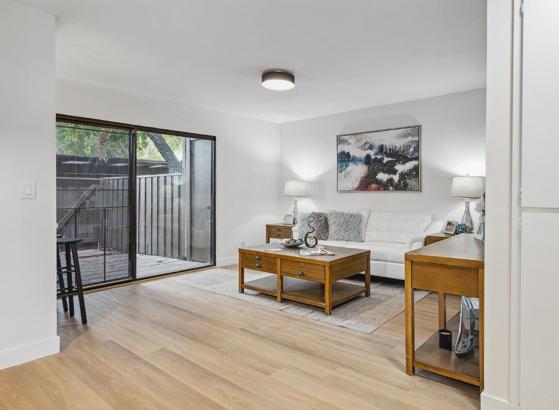 Foto principal - 1701 Mahogany Way