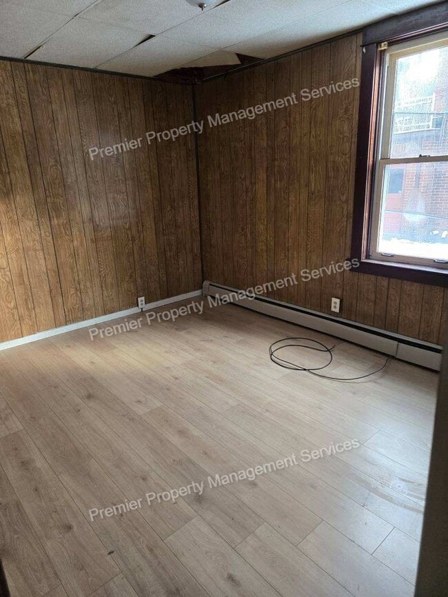 Building Photo - 1206 9th Ave
