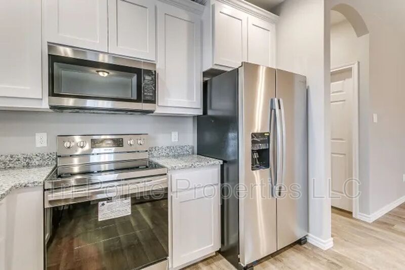 117 Winners Cir Unit 104, Hudson Oaks, TX 76087 Condo for Rent in