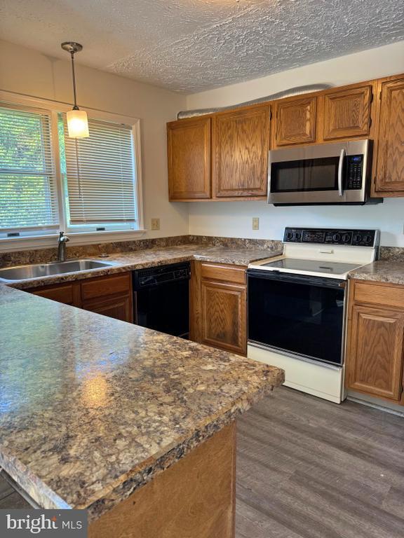 Building Photo - 28 Jean Lo Way