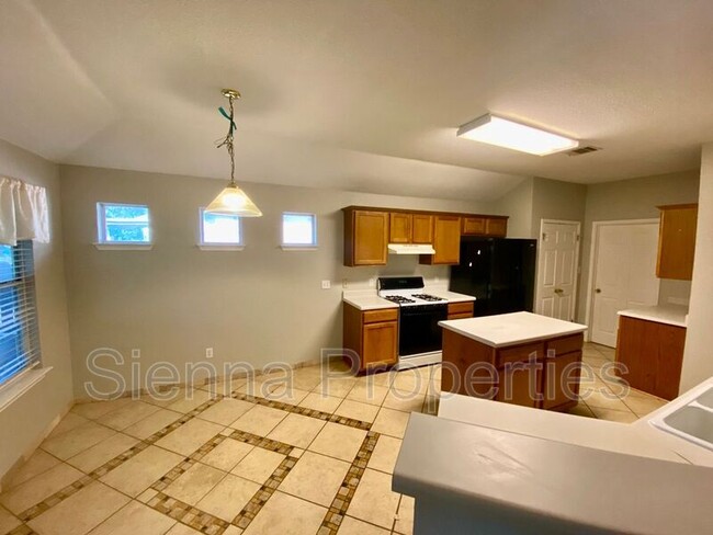 Building Photo - 612 Thrush Dr