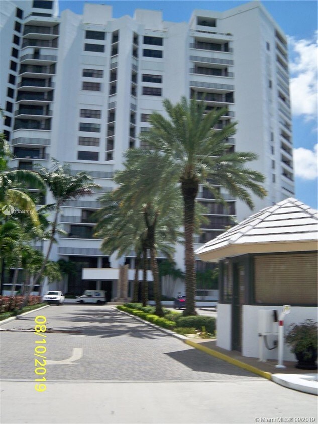 300 Three Islands Boulevard Unit 801, Hallandale Beach, FL 33009