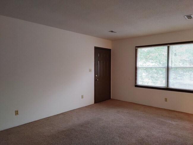 Foto del edificio - 616 Boxwood Dr