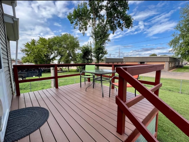 Building Photo - 1006 S Rowley St